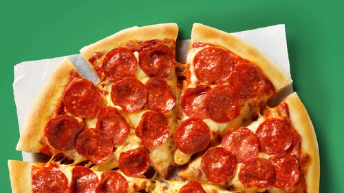 Calories in Pizza Hut Pepperoni Lovers Pizza